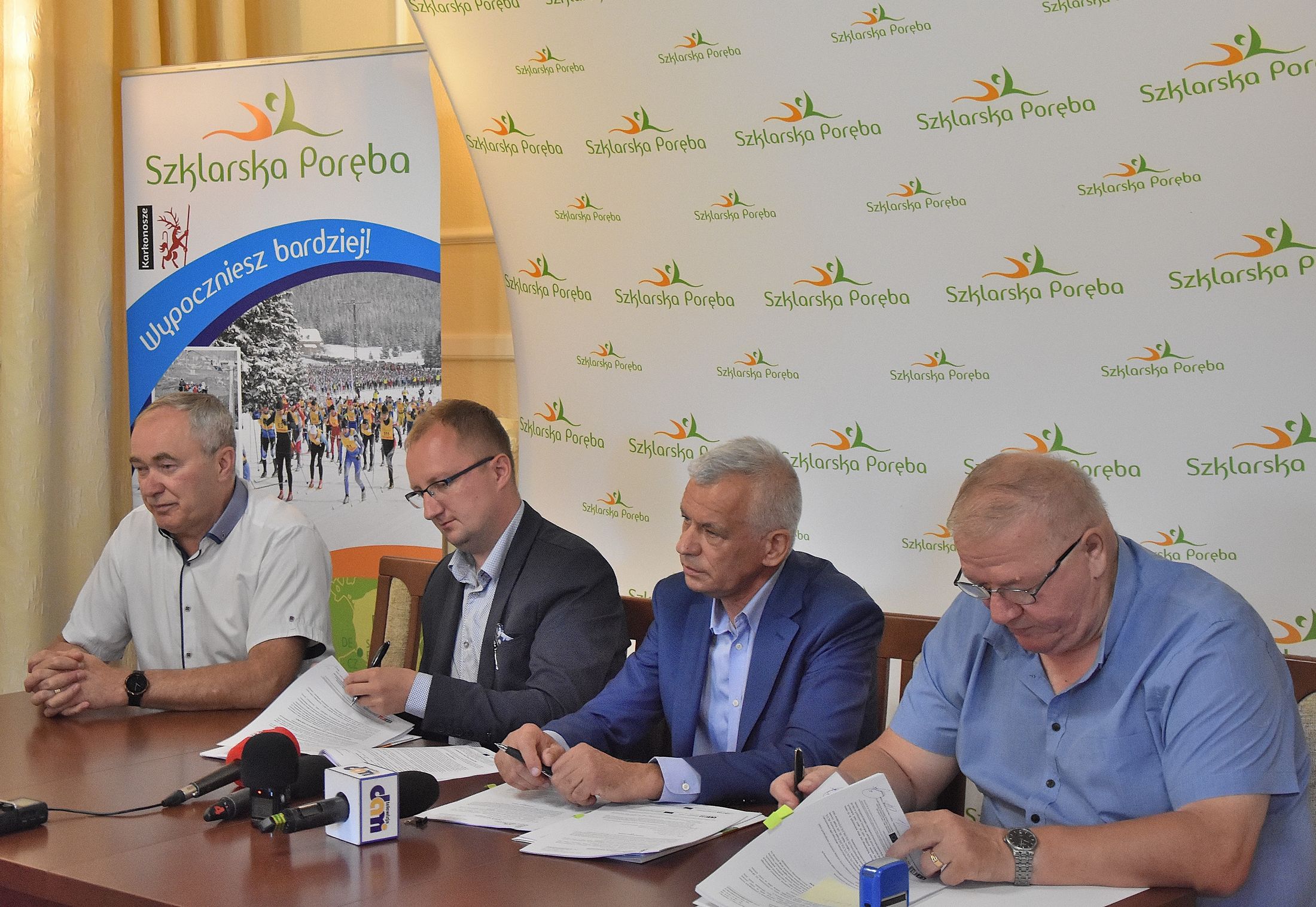 Podpisanie umów na wykonanie punktów widokowych w Szklarskiej Porębie 28 sierpnia 2019 r.