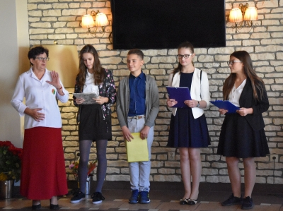 Uczniowie Szkoły Podstawowej nr 1 odczytali dla seniorów  wiersze
